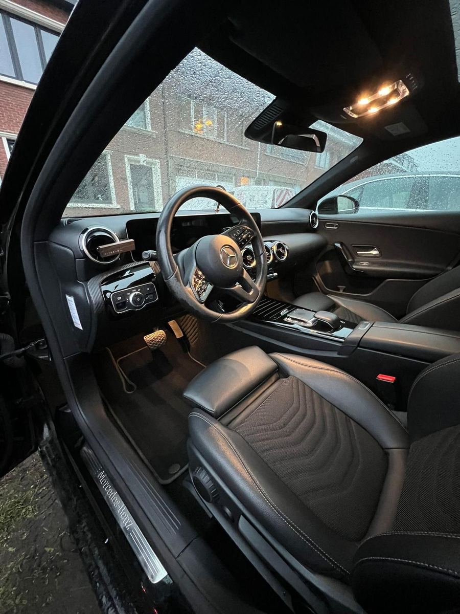 Sportief Mercedes interieur na premium detailing aan huis